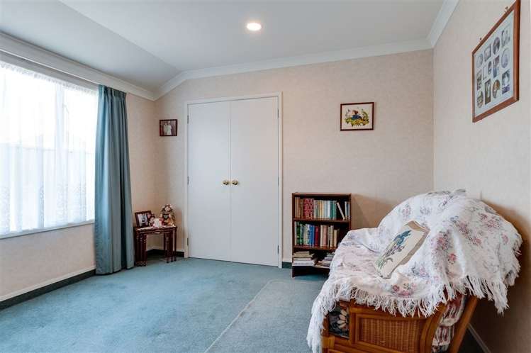 3 Queens Walk Taradale_14