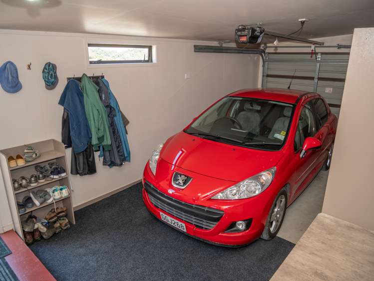 39 Seaview Road Cable Bay_29