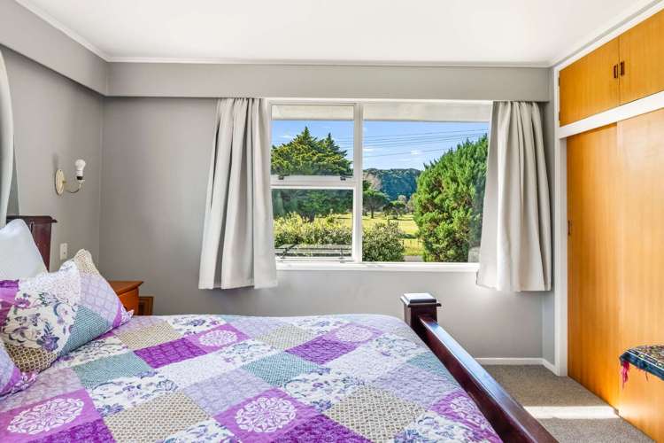 12 Banks Street Tolaga Bay_18