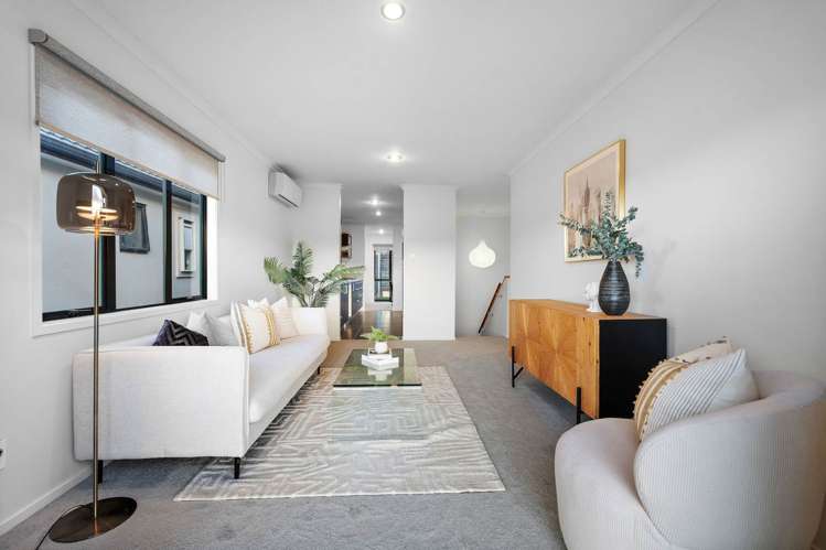 86 Fields Parade Oteha_3