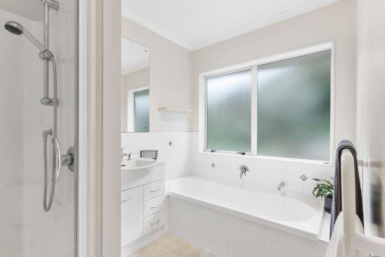 5 Rakau Views Orewa_16