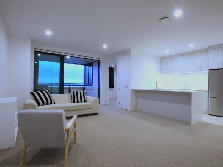 202/6 Waikumete Road Glen Eden_1