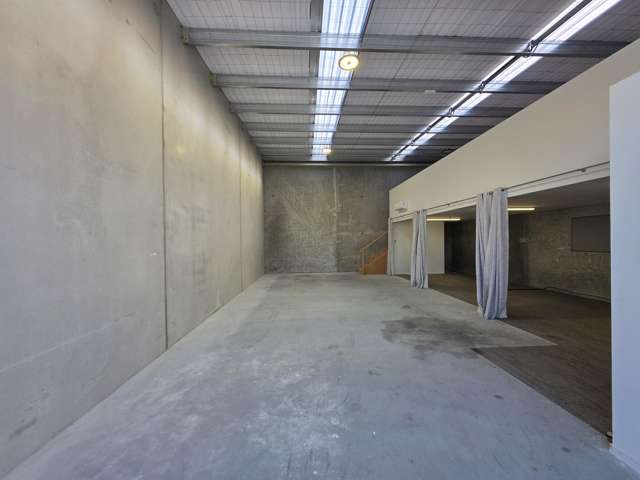 2/7 Lake Bryndwr Lane Burnside_4