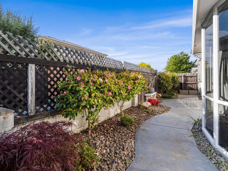 2/61 Laing Crescent Heathcote Valley_17