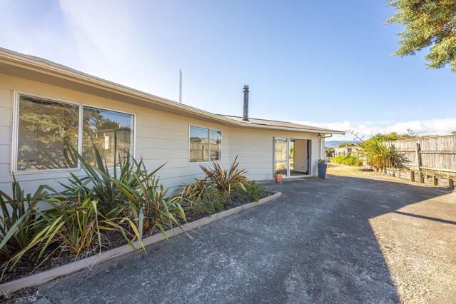 52 Sarah Street Waikawa Beach_2