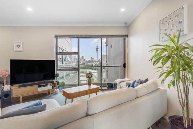 Lucrative Leaker in St Mary's Bay