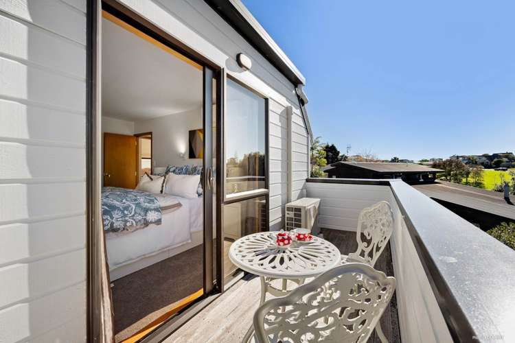 2/12 Spears Place Botany Downs_15