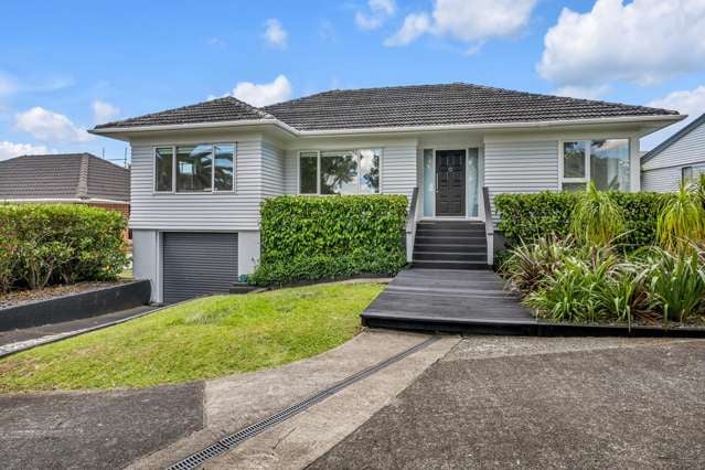 Charming 1950s Bungalow in Macleans Zone