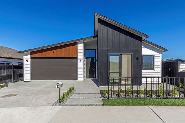 Bright, Spacious & Perfect Location