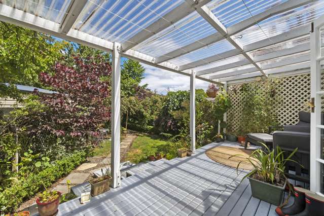 Home & Business with 3-Bed Potential