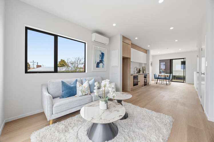 8/4 Blossom Lane Manurewa_5