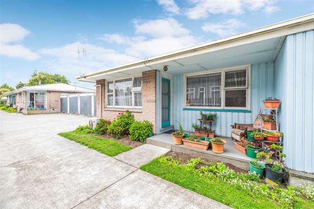 Investment Block Opportunity - 944sqm HRZ Land!