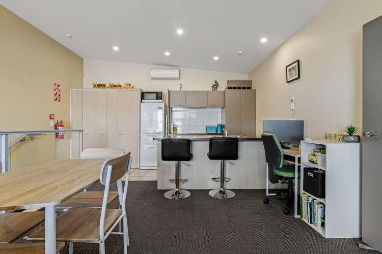 2/40 Hayton Road Wigram_4