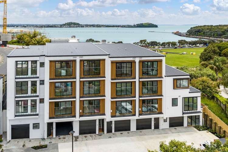 8/32 Karori Crescent_0