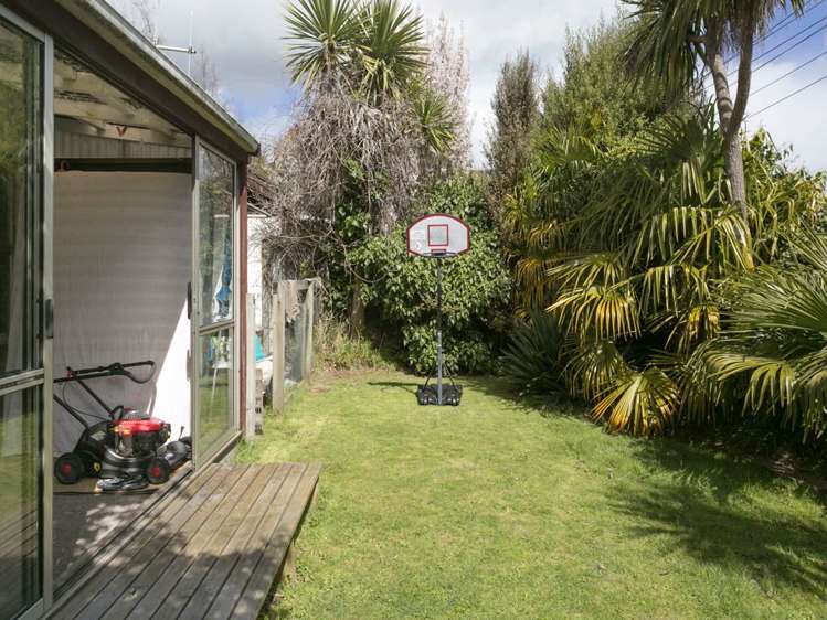 17 Tawa Street Hilltop_12