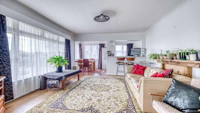 PRICE REDUCED - READY TO SELL!!