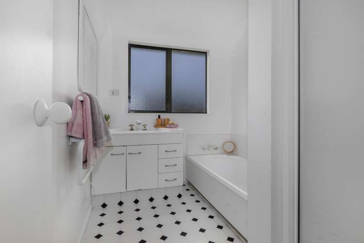 8 Carvel Lane Whitby_15