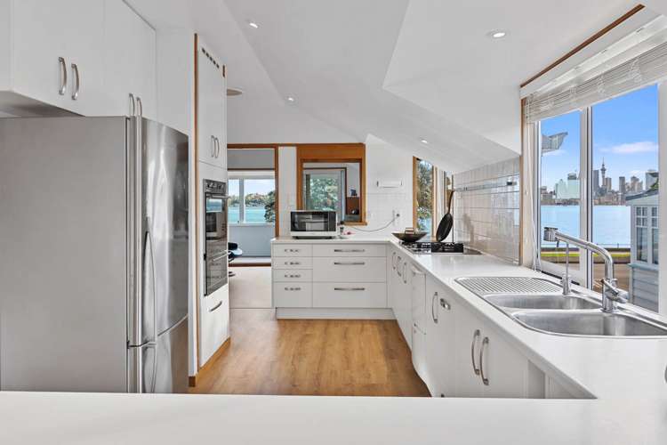 2/22 Queens Parade Devonport_6