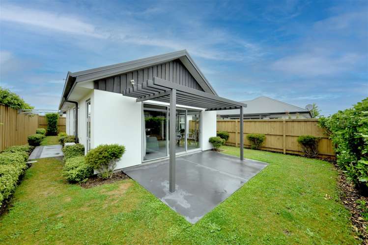 17 Farnborough Way Rolleston_10