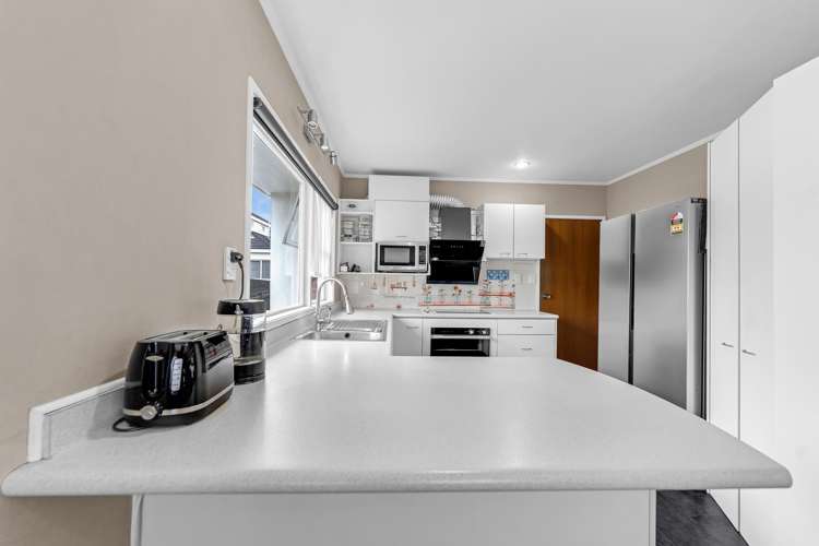 1/59 Glenmore Road Sunnyhills_6