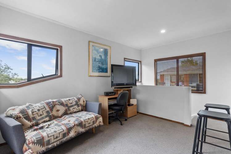 364 Cobham Drive Hillcrest_11