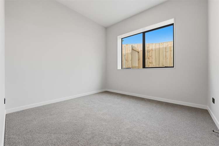 8 Whale Bay Rise Gulf Harbour_16