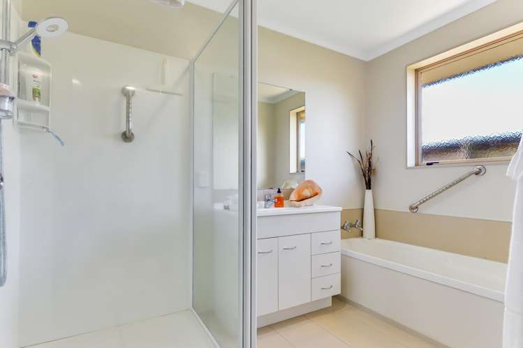 57 Aquila Crescent Rototuna North_24