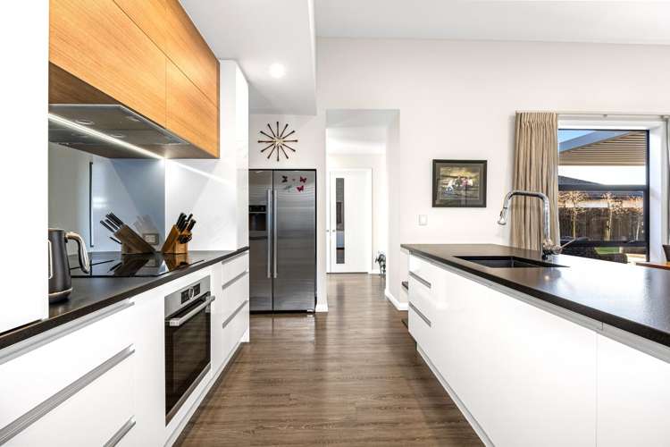 49 Vernon Drive Lincoln_5