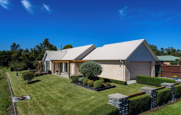 2 Stonebridge Lane_0