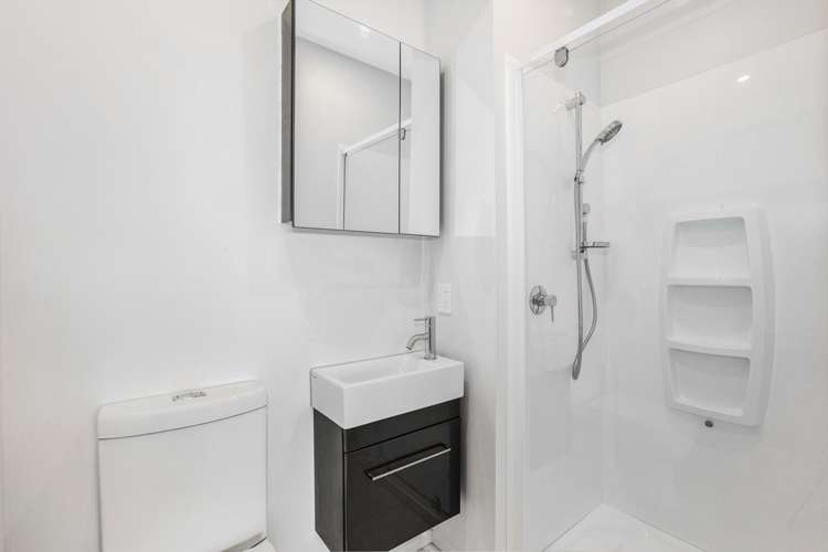 30 Red Beech Avenue Woodridge_16