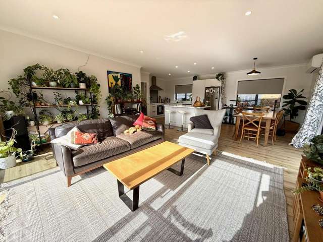 6/2 Mahana Place Raglan_1