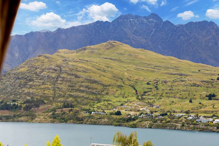79 Hensman Road Queenstown_18