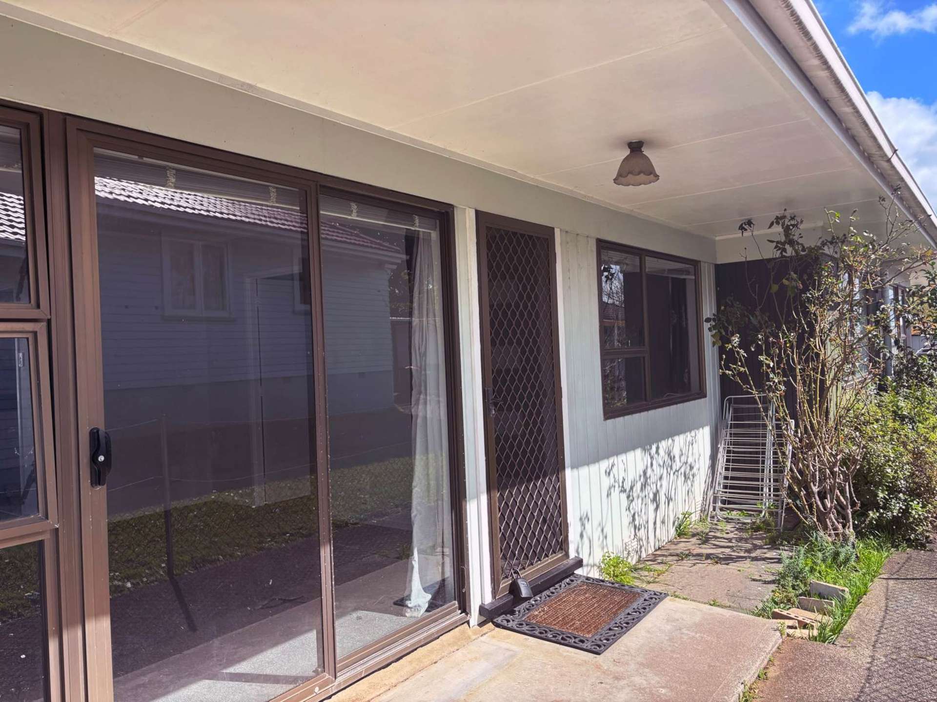 2/81 White Swan Road Mt Roskill_0