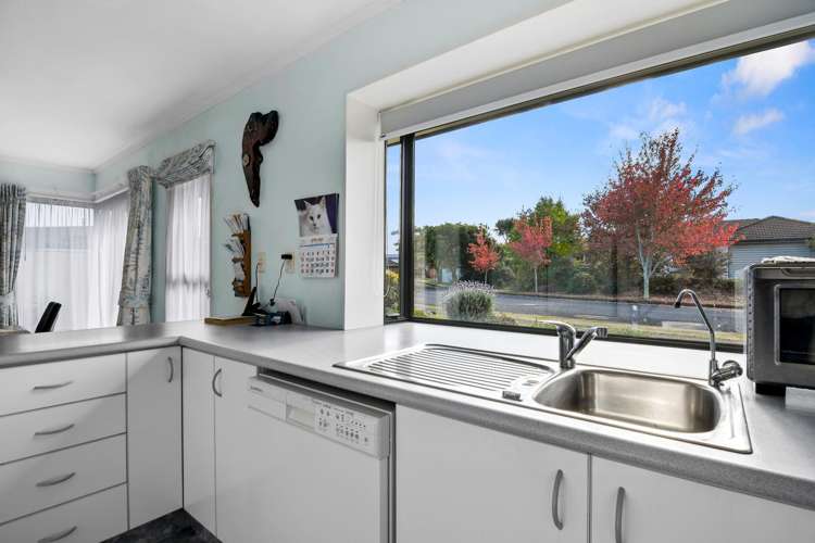 9 Saunders Crescent Stoke_14