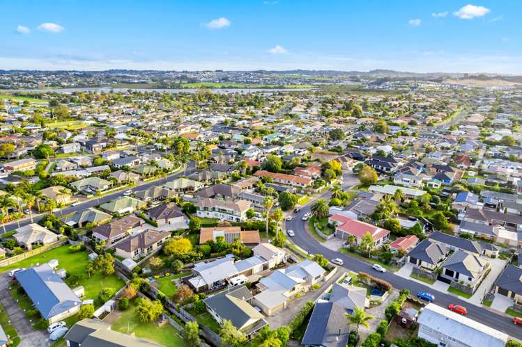 1/7 Lillian Place Orewa_20