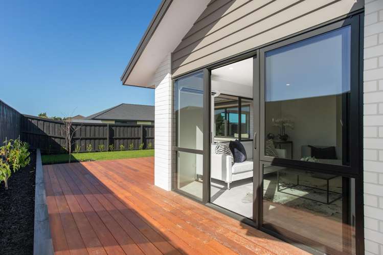 6 Earl Way Amberley_17