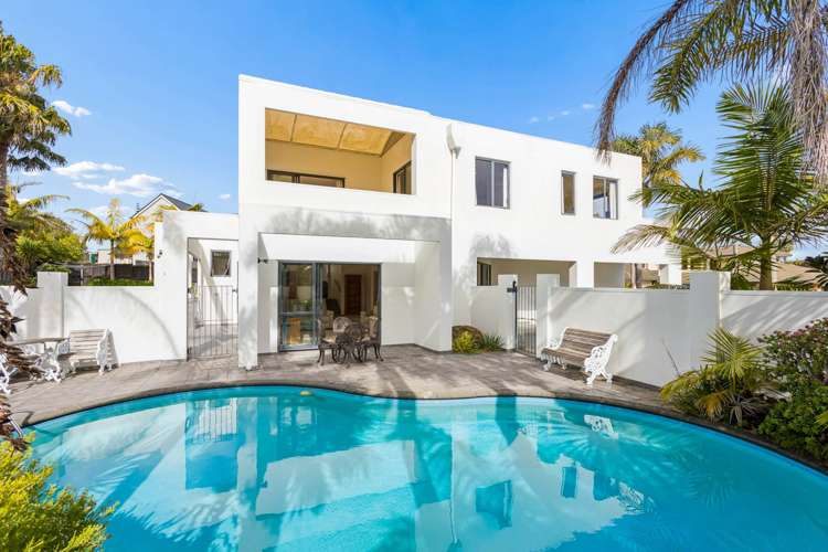 8 Hobie Court_0