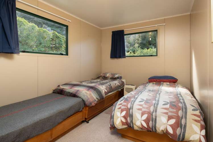 Lot 2/- Double Bay, Raetihi Kenepuru Sound_13