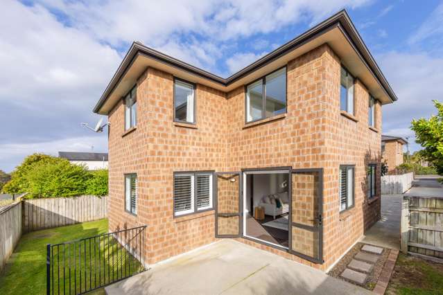 Modern Solid Brick and Tile in Orewa