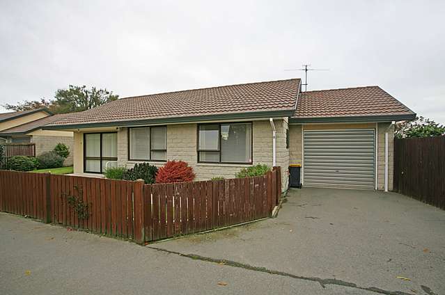 2/51 Neill Street Hornby_1