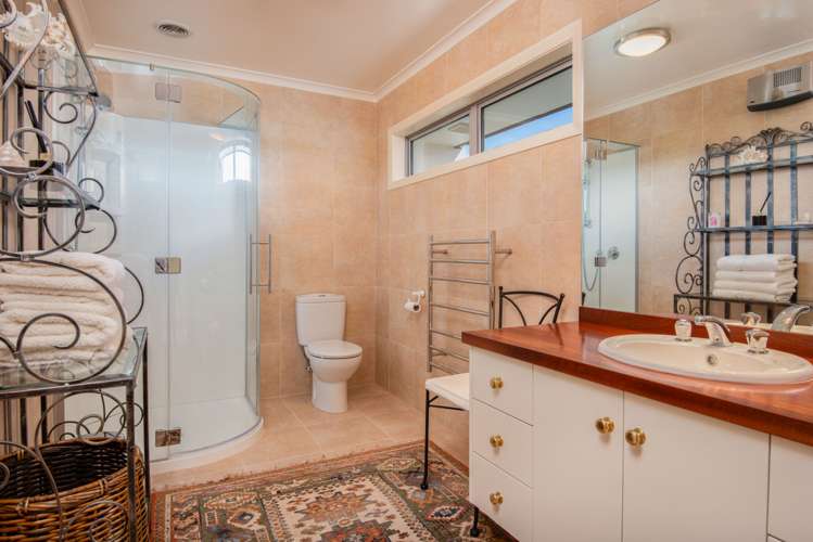 17 Orchard Grove East Taieri_19