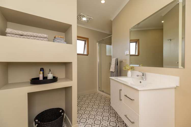 5 Eatwell Avenue Paraparaumu Beach_24