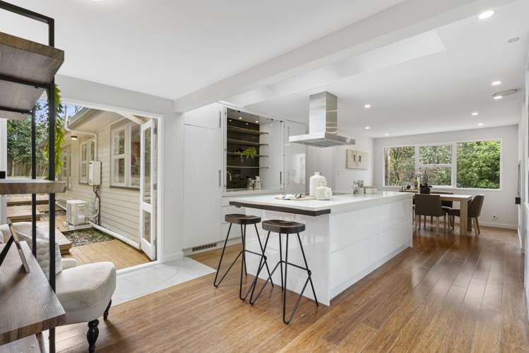 122 Beach Road Castor Bay_5