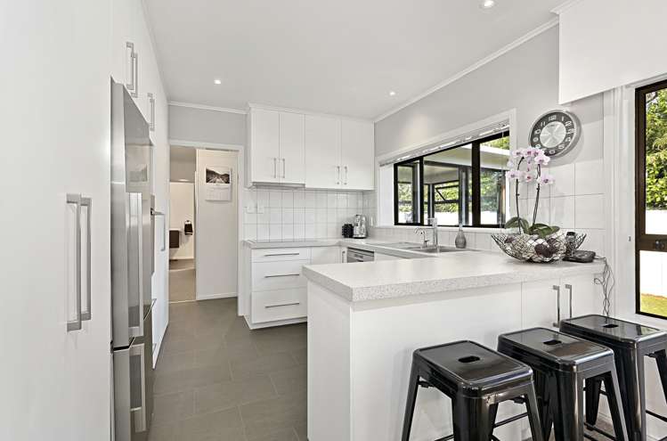 98 Elliot Street Pahurehure_8