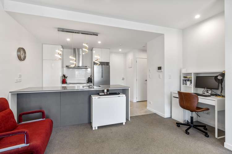 202/1 Kimiora Street Three Kings_11