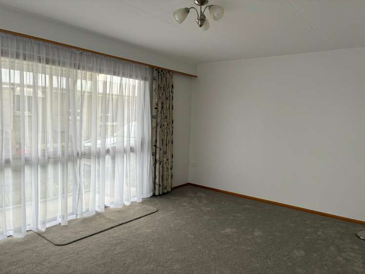 2/12 Chaucer Street Milton_6