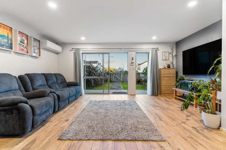 8/3 Hulme Place Henderson_1