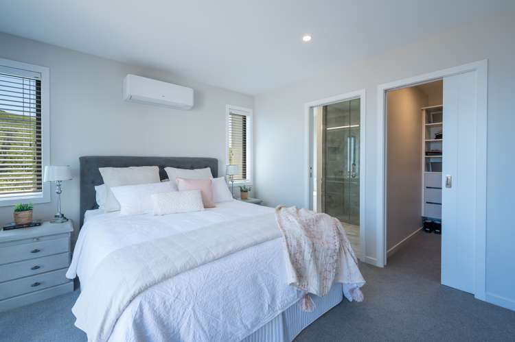 18 Hill Tops Way Stoke_14