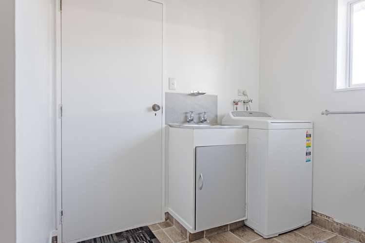 9 Russell Street Otane_8