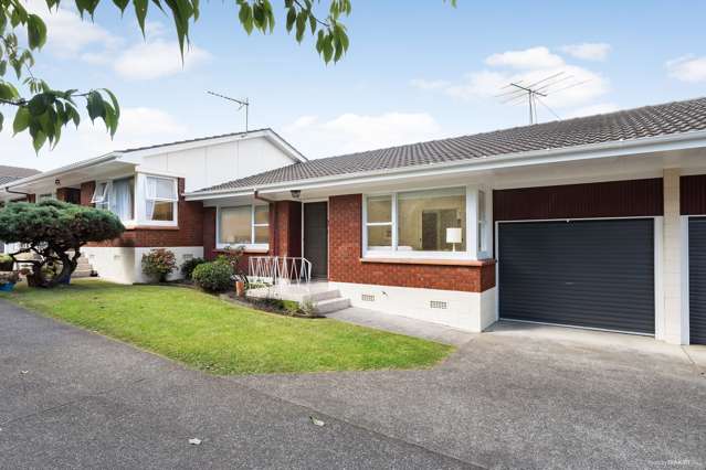 2/30 Campbell Road Onehunga_1